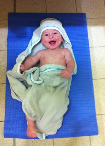 Baby swimming - Splash About Après Splash Towel
